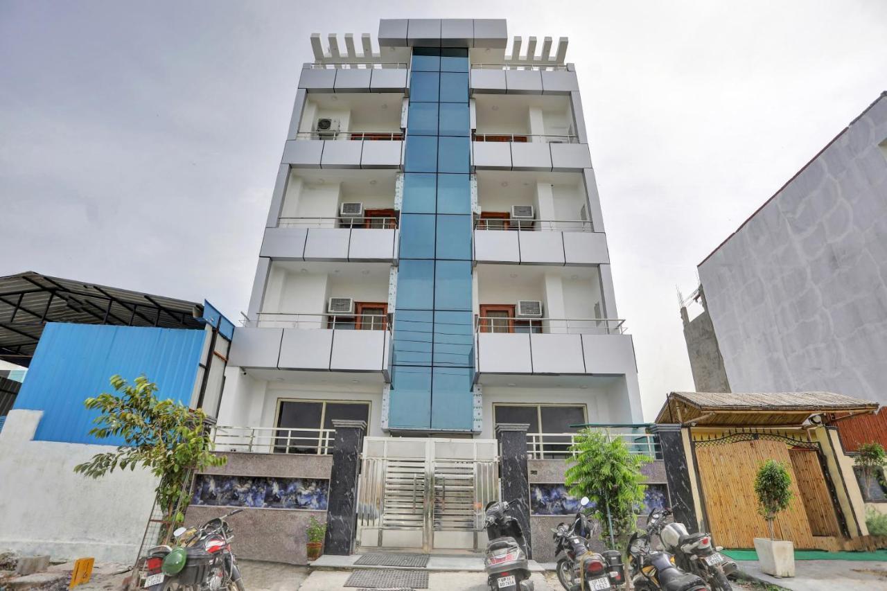 Oyo 82100 Golden Residency Noida Exterior photo
