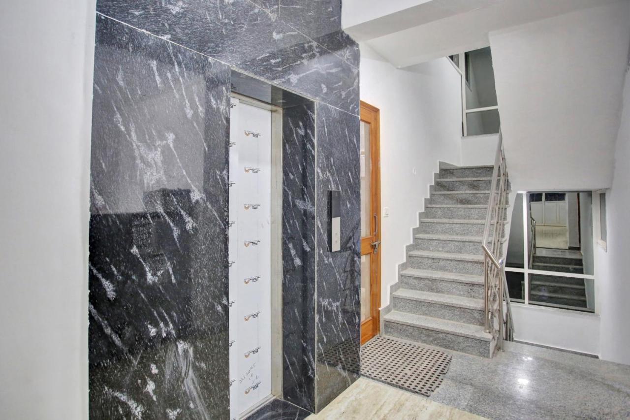 Oyo 82100 Golden Residency Noida Exterior photo