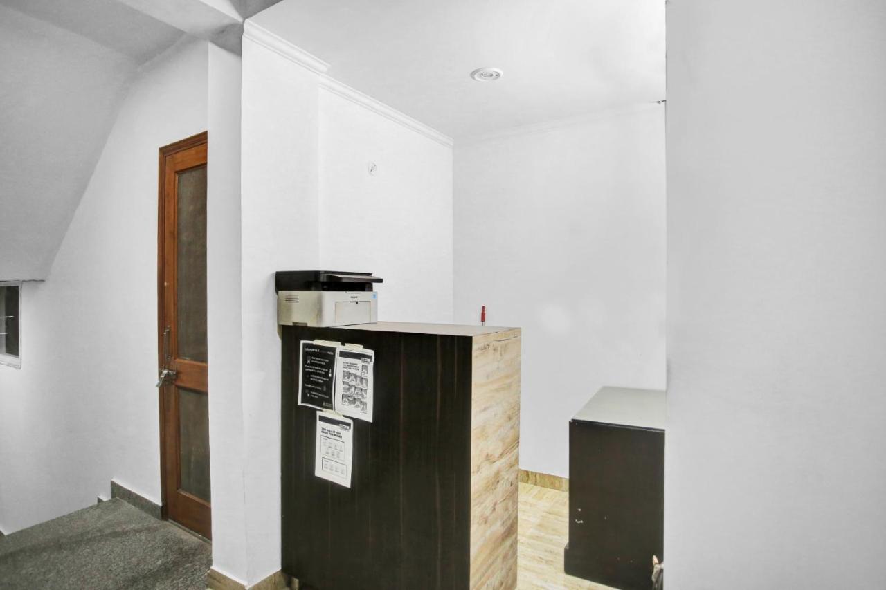 Oyo 82100 Golden Residency Noida Exterior photo